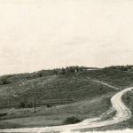 Narkyčių piliakalnis. J. Nemanio nuotrauka, 1975 m.